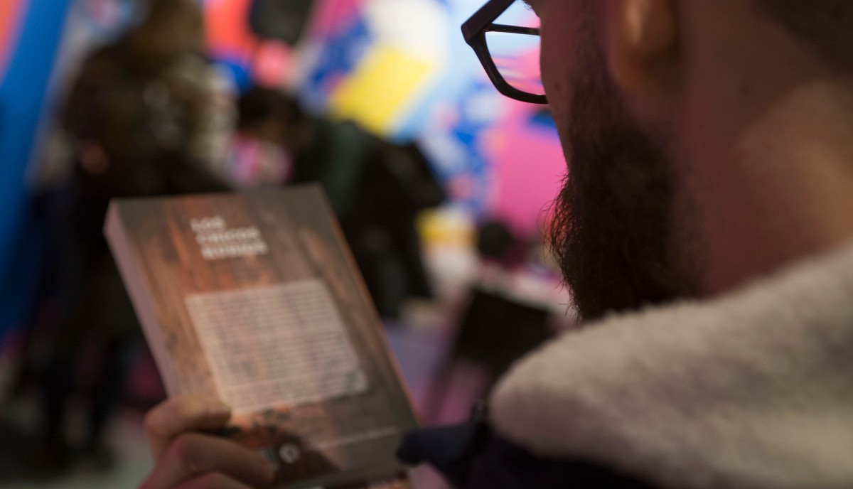 Presentación del libro “El mar de noche” de Adela Sánchez Avelino.