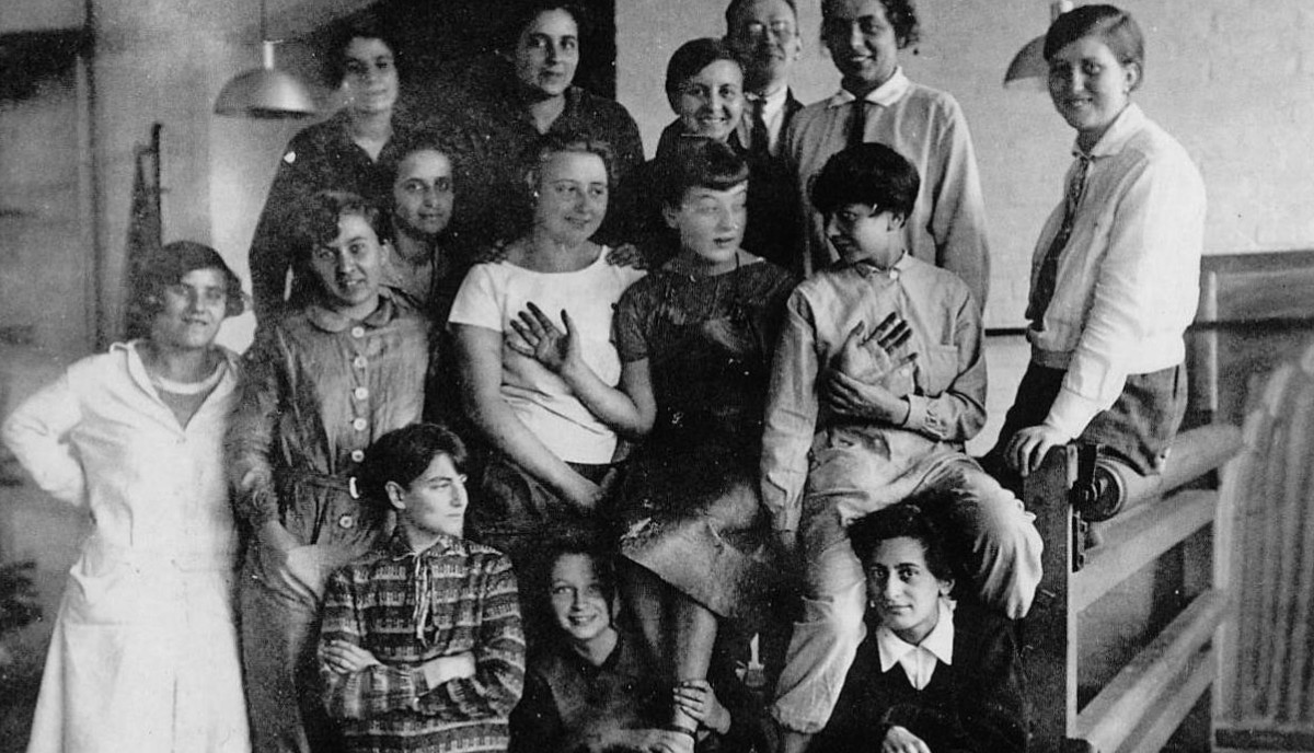 Mujeres, vanguardias y artes visuales