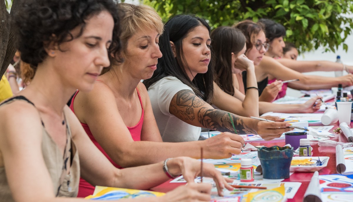 Poesía entre lenguas: mujeres migrantes