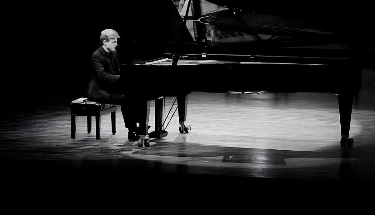Gabriel Santos - piano