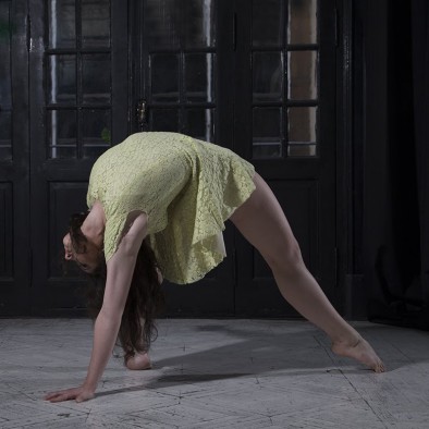 Técnica e interpretación en danza contemporánea con Belén Kadlec